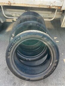 Michelin 285/45R21 - 1