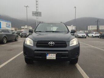 Predam toyota rav4 2.2 D-4D 4x4