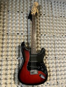Squire by Fender Stratocaster/Standard - 1