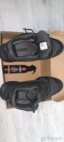 Adidas terex ax3 mid gtx cierna