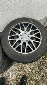 Predám zimné pneumatiky 165/70 R14 + plechove disky - 1