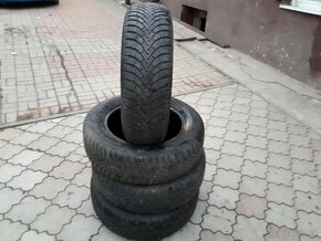 Predam preumatiky 215/65r17 zimne - 1