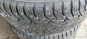 Predám zimné pneumatiky s hrotmi 225/55 R 17 - 1