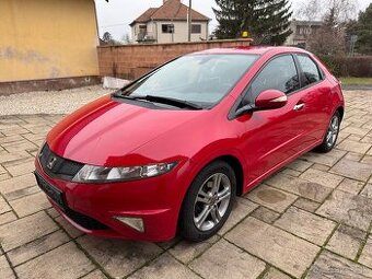 Honda Civic 1.4i VTEC, benzin, rok 2011