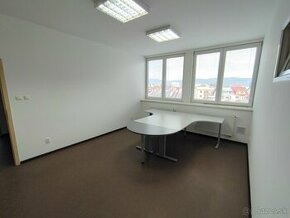 Kancelárie, administratívne priestory / 82m2 / - Bytča