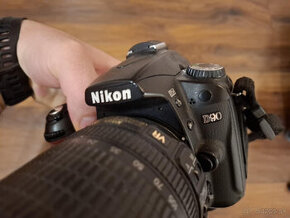 Nikon D90