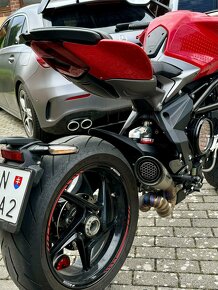 MV AGUSTA Brutale 800