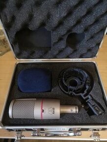 Štúdiový mikrofón AKG C4000B