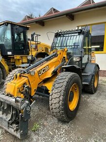 Teleskopický manipulátor JCB TM 320, r.v.2018, 9500 mth