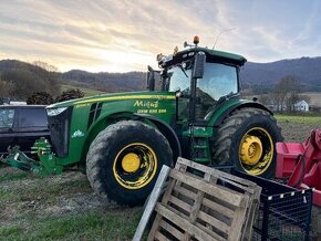 John Deere 8335R