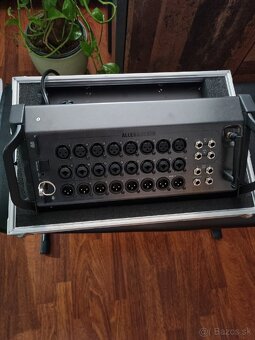 Allen & Heath CQ 20b