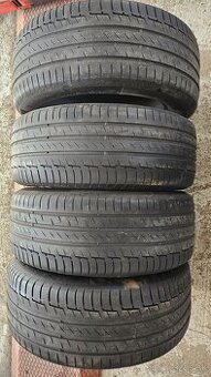 Predam 4ks letne pneu 235/55R18 Continental