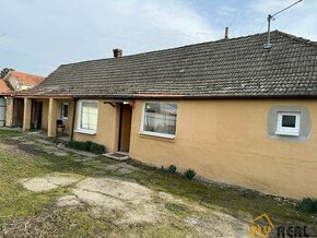 PREDÁME NAJLACNEJŠÍ DOM v TRSTICIACH (433 m2) za 65 000 EUR - 1