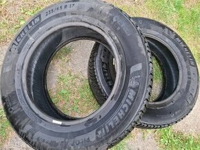 Zimné pneumatiky 235/65r17