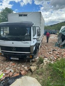 Mercedes plachta zadná rampa na palety