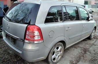 Opel Zafira B 2008 predám PIATE DVERE, DVERE, NARAZNÍK, KAPO