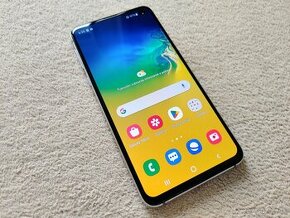 Samsung Galaxy S10e.  Model SM-G970F/DS.