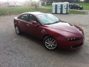 Alfa Romeo 159 2.2 JTS 136kw 2007 17 alu kola, navigace