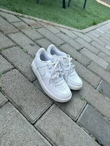 Kappa a Nike air force 1