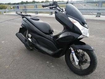 Predám skúter Hondu PCX 125 2013 v peknom stave