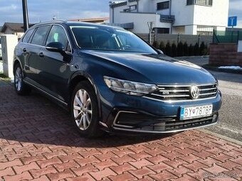 Passat Variant GTE 1.4TSI 160kW,1. Majiteľ, ŤZ,360°,Webasto