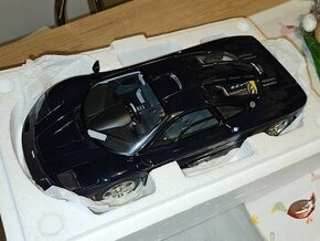 1:12 McLaren F1 Roadcar - Minichamps