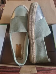 Nove espadrilky v. 38 (na 37)