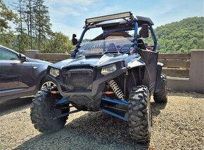 Polaris RZR 800 S - 1