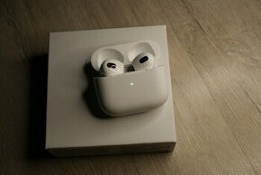 Apple AirPods 3 generáacia