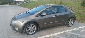 Honda civic 8gen 2,2 diesel.