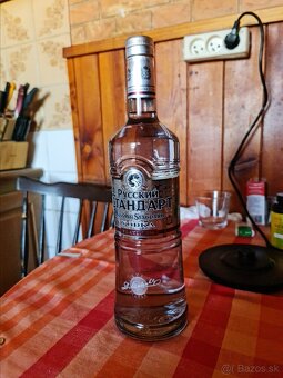 Predám exkluzívnu vodku Russian Standard Platinum 1L