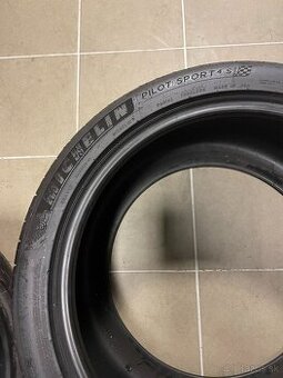 Nové Michelin Pilot Sport 4S 325/30 ZR19