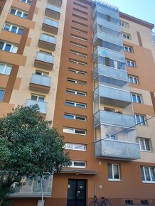 Ponúkam na prenájom 3byt 68m2 SNP+  zahrada s chatkou 670€