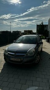 NEPOJAZDNÝ OPEL ASTRA 2001