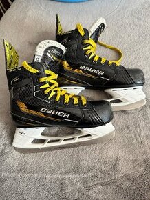 Bauer Supreme M4 velkost Y13 D