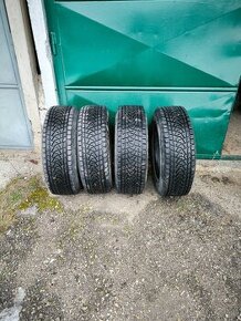 Vranik 215/70 R16