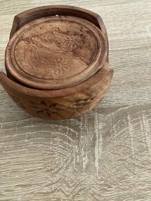 Miska z hruškoveho dreva a podložky pod poháre