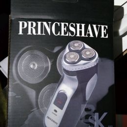 Holiaci strojček Princeshave 8900