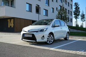 Toyota Yaris Hybrid REZERVOVANÉ - 1