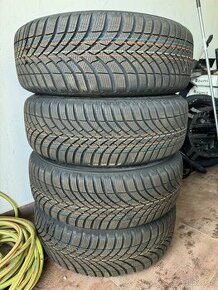 Sada nových zimných pneu 215/60 R16 snímače tlaku