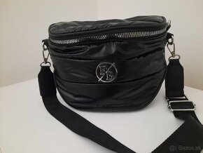 Moderná dámska crossbody kabelka / ľadvinka