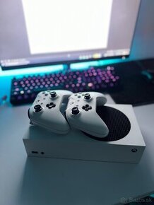 Xbox Series S + 2x ovládač