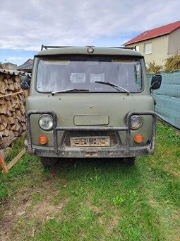 Predam UAZ 452