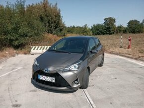 Toyota Yaris hybrid - 1