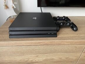 Playstation 4 Pro, 1TB HDD, 2 x Dualshock, 3x Hra - Top stav