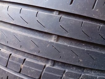 Pneumatiky 235/40 R19 - 1