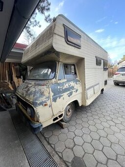 Skoda 1203 karavan camping