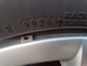 Zimné pneumatiky ,komplet koleso s puklicou 215/65R 16 98H