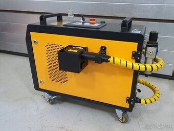 Čistiaci pulzný laser 300W, pulzná energia 5mJ