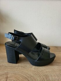 Cierne sandale - 1